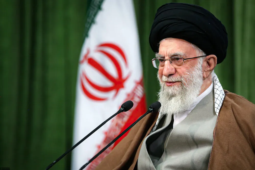 Read more about the article Ayatollah Sayyid Ali Khamenei: Biografi dan Profil